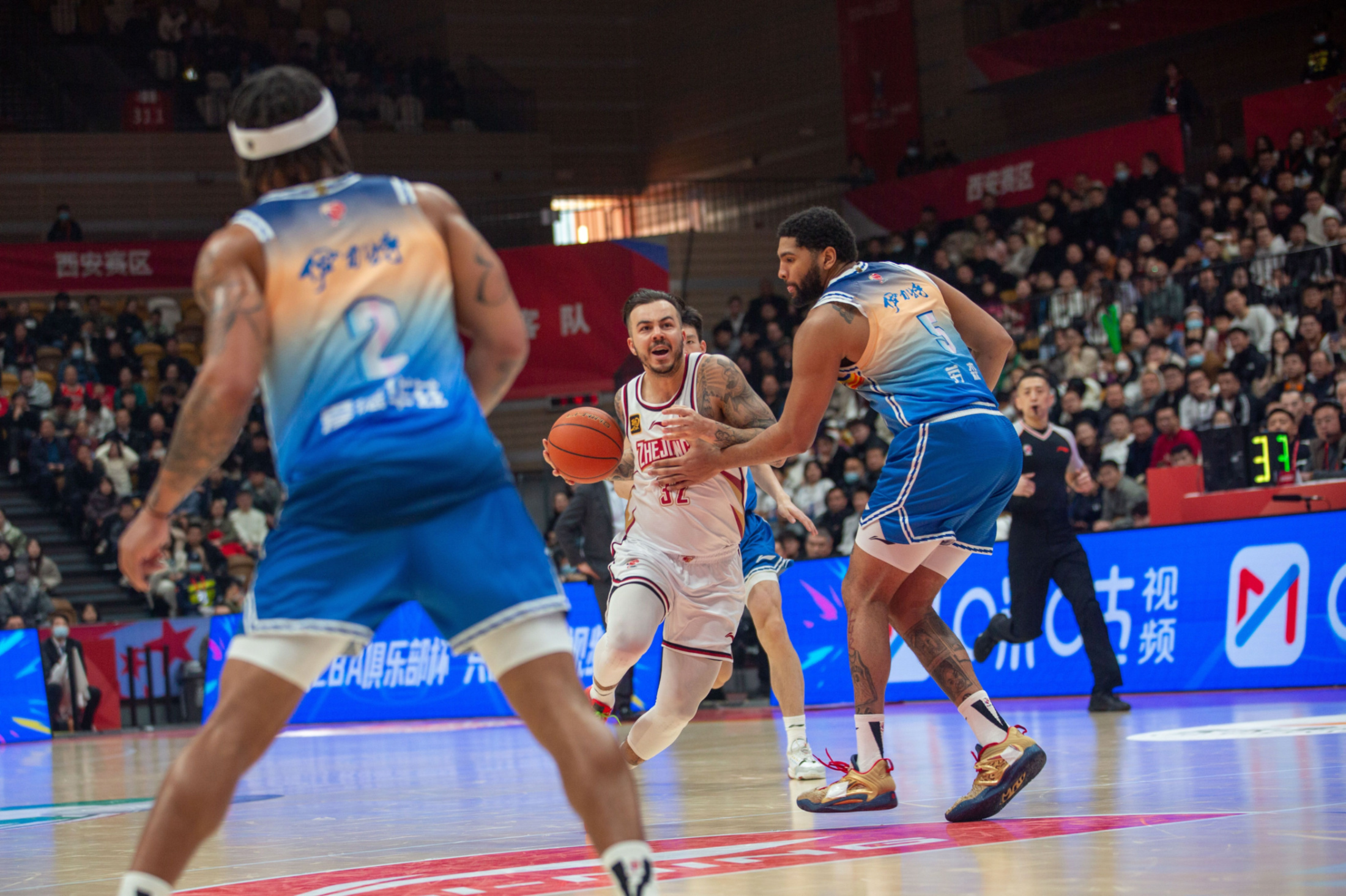 九游账号大全关于风云突变！新疆广汇窗口期篮板制胜；NBA常规赛版图或变；引发热议；更衣室氛围转暖的信息