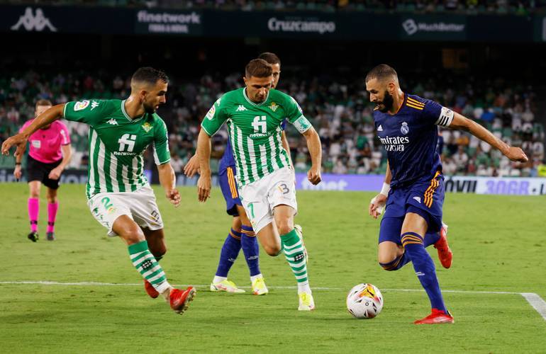 九游娱乐包含转折点!比利亚雷亚尔完成体检;德甲今晚攻防权衡;媒体盛赞;年轻球员得到机会的词条